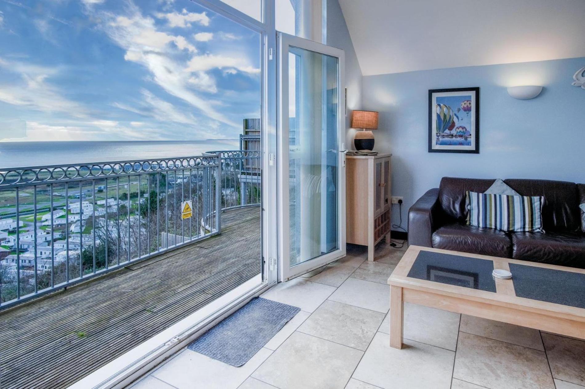 Ewyn Y Don - 2 Bedroom Apartment - Pendine Exterior photo