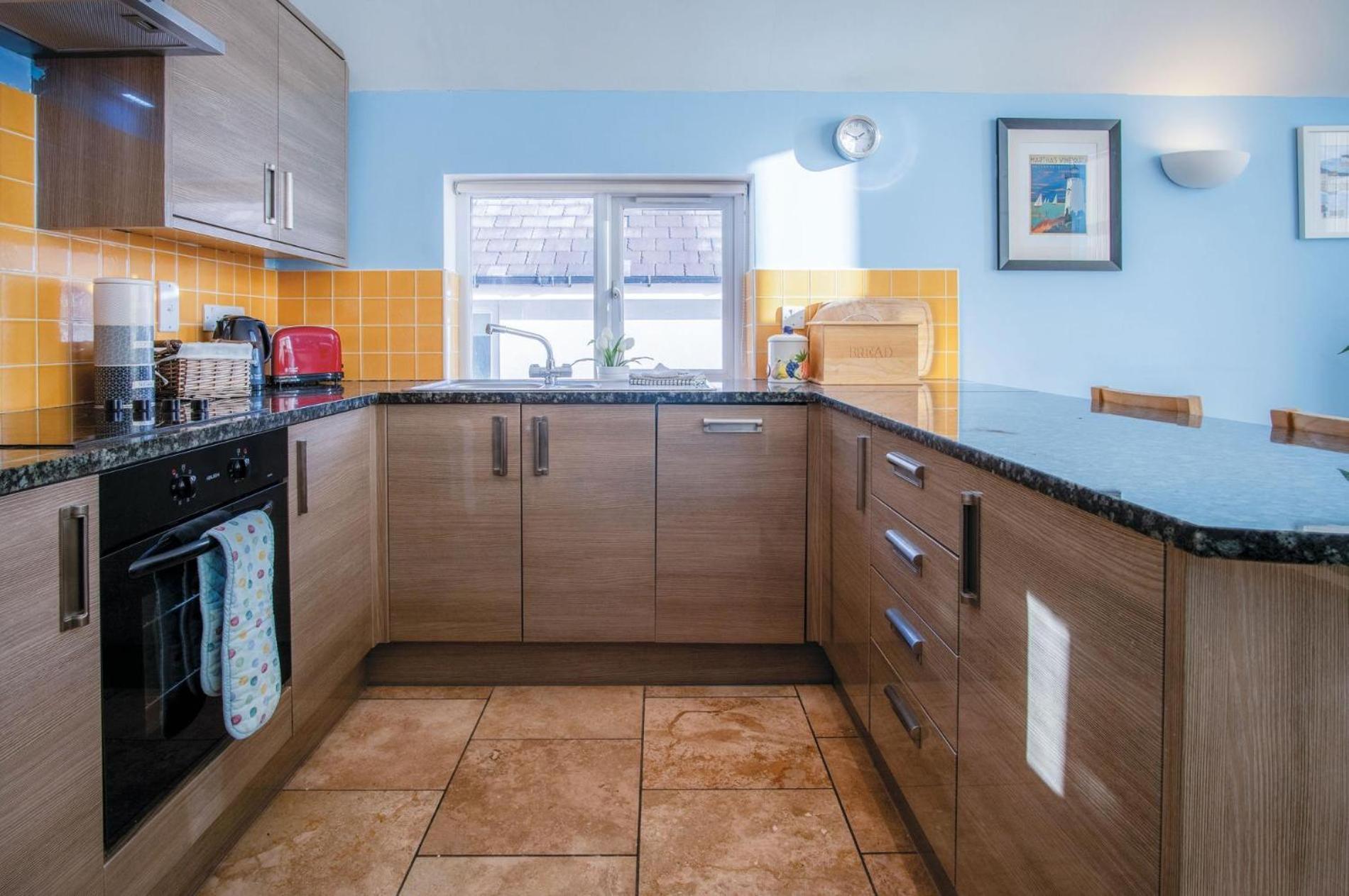 Ewyn Y Don - 2 Bedroom Apartment - Pendine Exterior photo