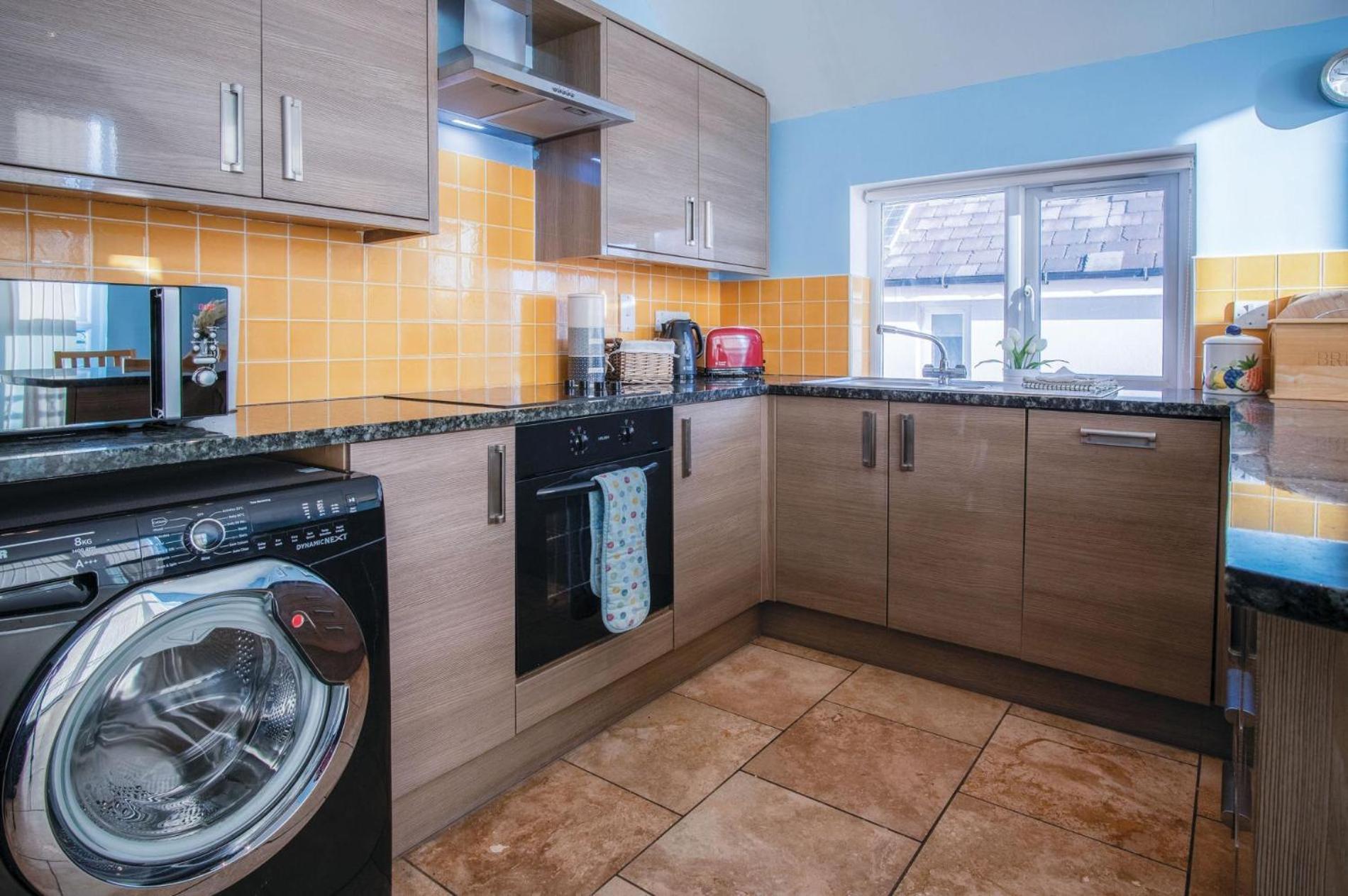 Ewyn Y Don - 2 Bedroom Apartment - Pendine Exterior photo